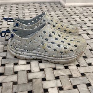 Kane- Kids Blue Speckled Slip-On recovery shoes